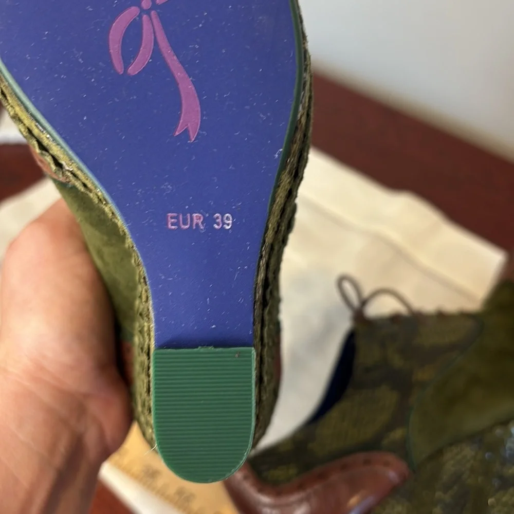 POETIC LICENSE Wild Safari wingtip wedges
EU Size 39 (8.5) New No Box - Picture 10 of 13